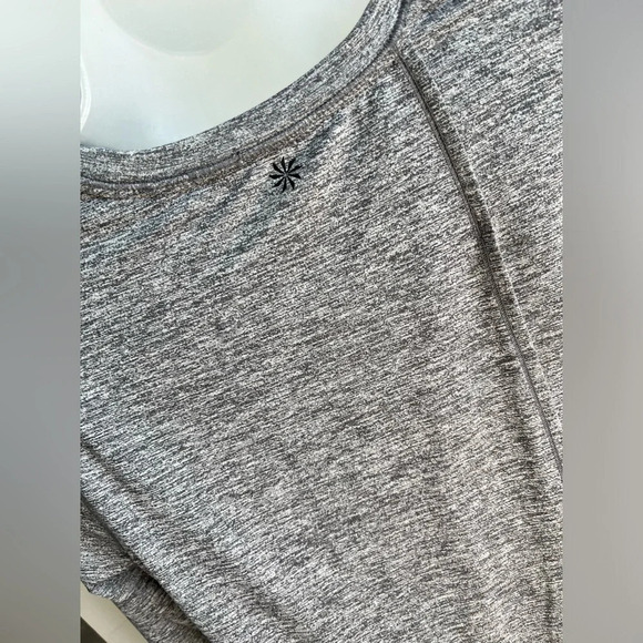 Athleta Tulip Backed Athletic Top with Thumbholes, Heathered Gray, Size XS - Picture 4 of 8